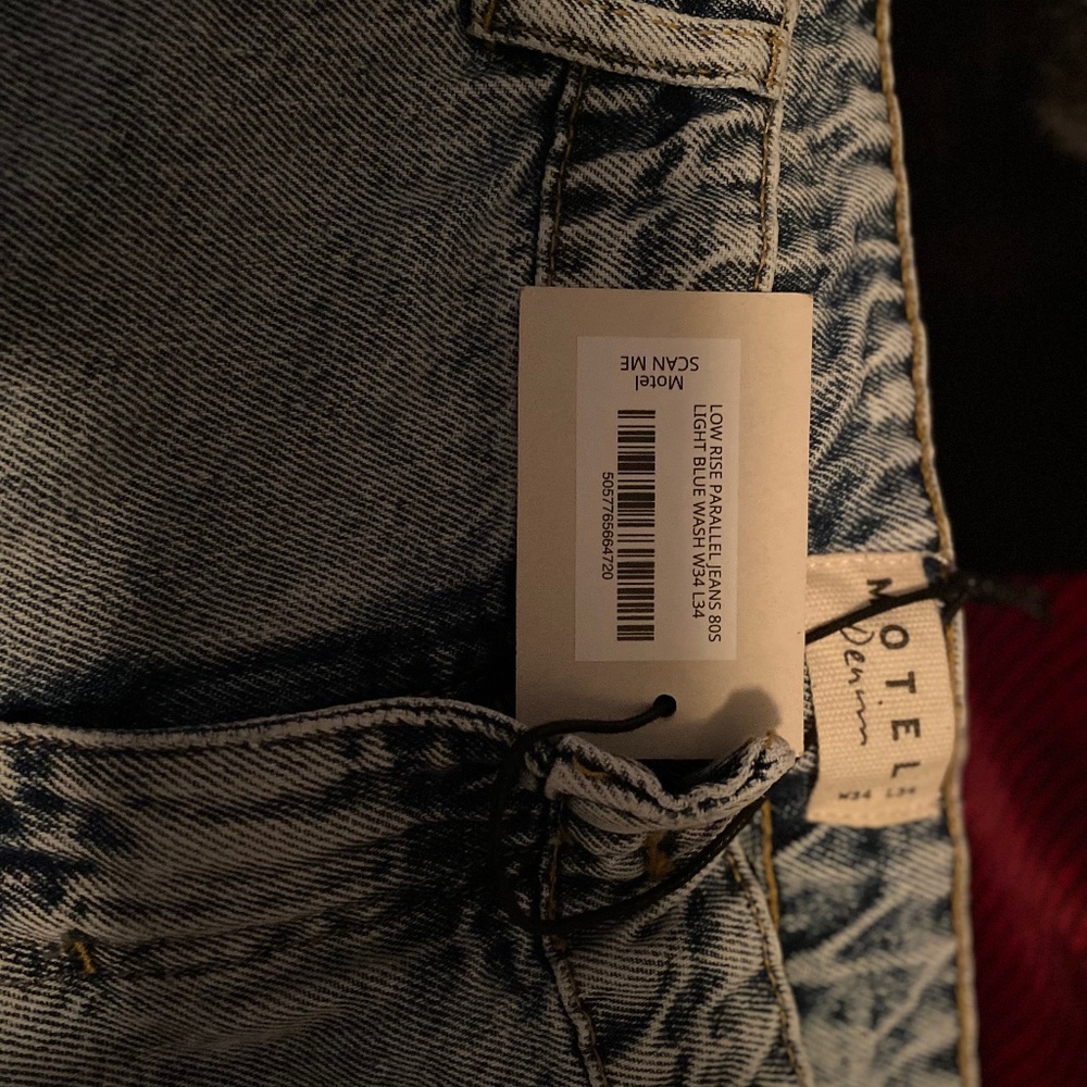 Motel woman jeans